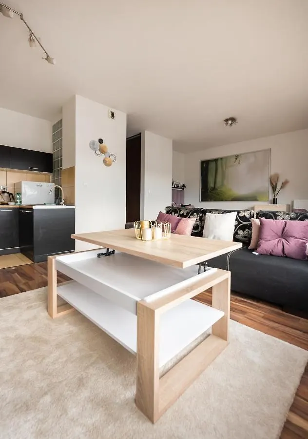 Wola 8Th Floor Rose Apartment Varsovia